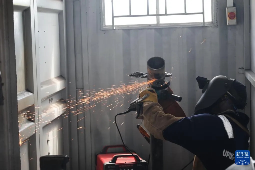 70ce6817939b877-6 70ce6817939b877-6