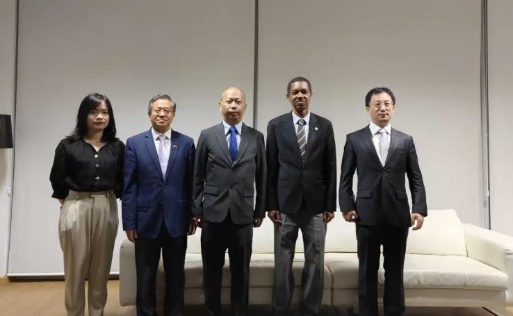 新任驻佛得角大使抵佛履新-中非友好经贸发展工作委员会