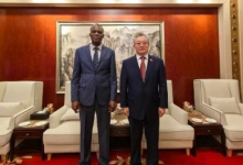 黄兆锦主任为马里共和国驻华大使迪迪埃·达科阁下送行-中非友好经贸发展工作委员会