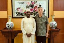 驻科摩罗大使会见科教育部长巴卡尔-中非友好经贸发展工作委员会