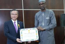 马里外长为驻马大使举行饯行晚宴并授勋-中非友好经贸发展工作委员会